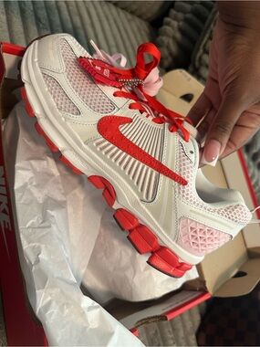 Nike Kids Valentines Vomeros